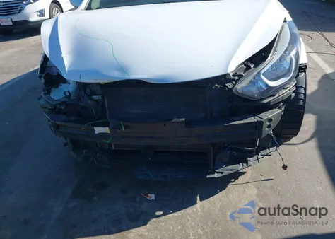 2016 Hyundai Elantra Value Edition z USA, uszkodzony, nr VIN 5NPDH4AE6GH672797